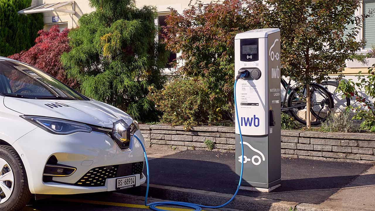 Elektroauto Renault Zoe an IWB Ladestation